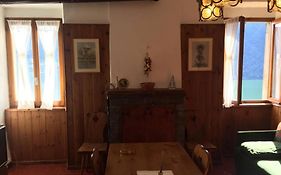 Nel Set Di Piccolo Mondo Antico Villa Viola